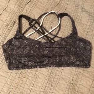 Lululemon free to be wild size 12 bra